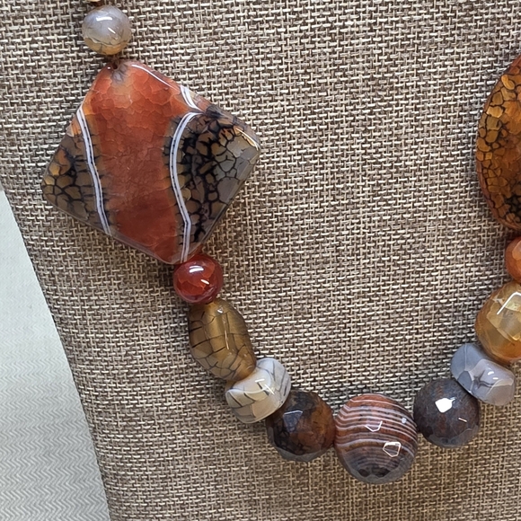 Dragon Vein Agate Natural Stone Necklace - Picture 4 of 6
